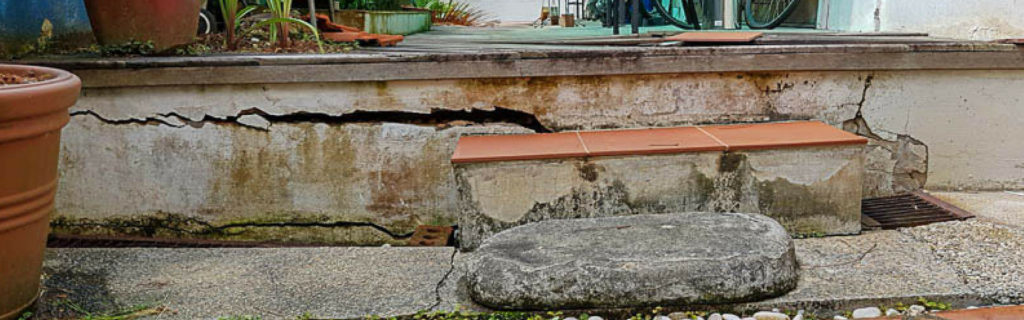 Repairing outdoor cracks